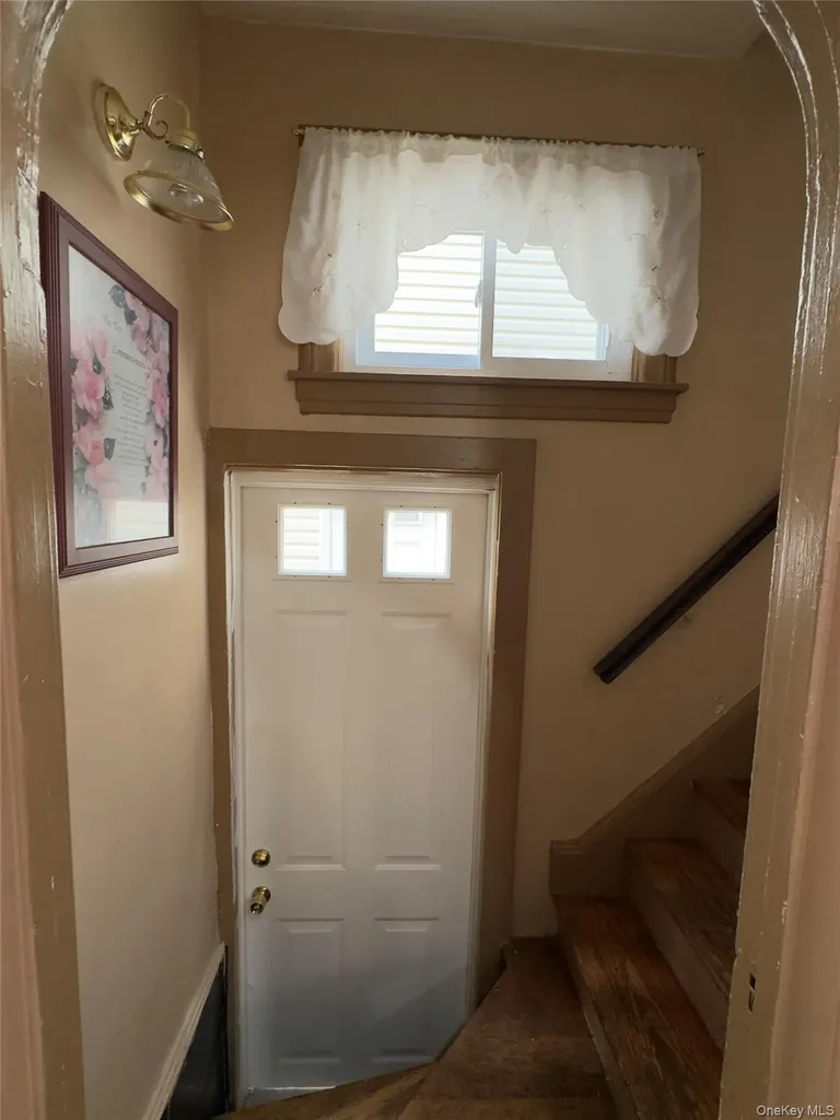 2042 Colonial Avenue Bronx NY 10461
