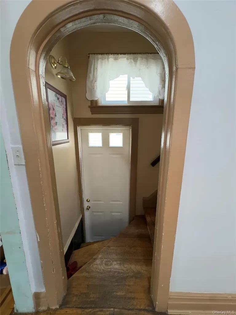 2042 Colonial Avenue Bronx NY 10461