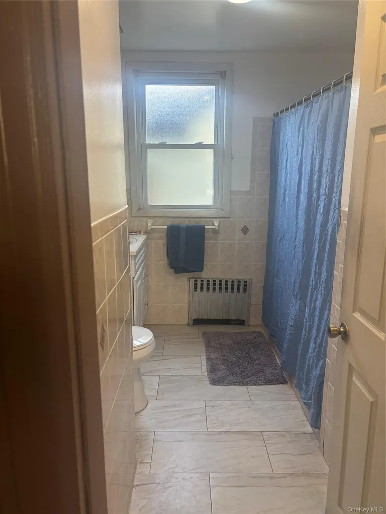 2042 Colonial Avenue Bronx NY 10461