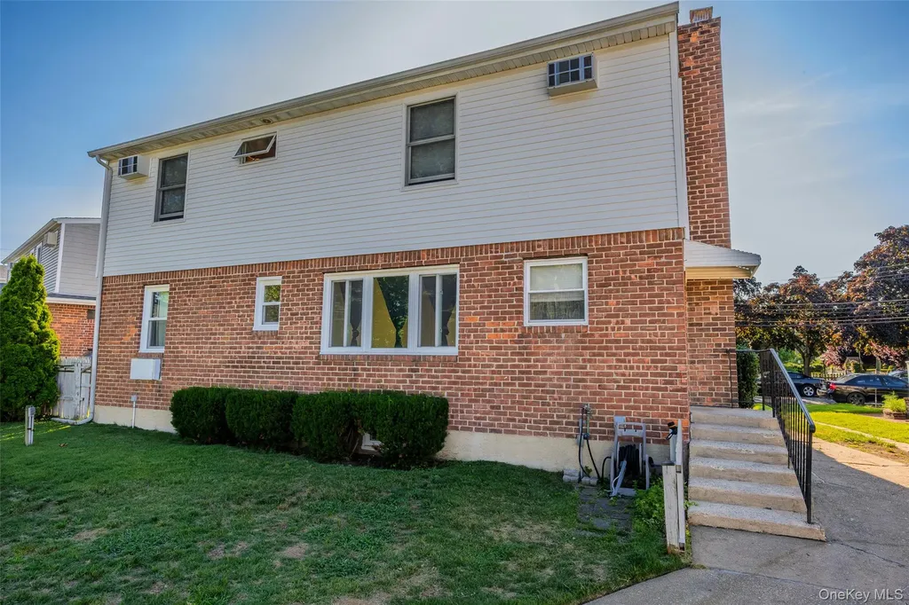 6 Grenville Court East Rockaway NY 11518