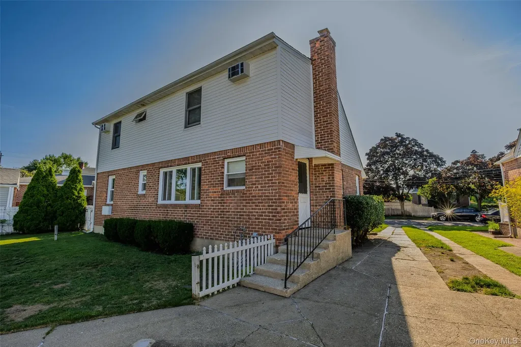 6 Grenville Court East Rockaway NY 11518