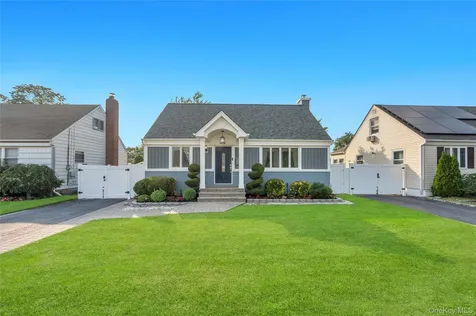 5 Sunset Avenue Farmingdale NY 11735