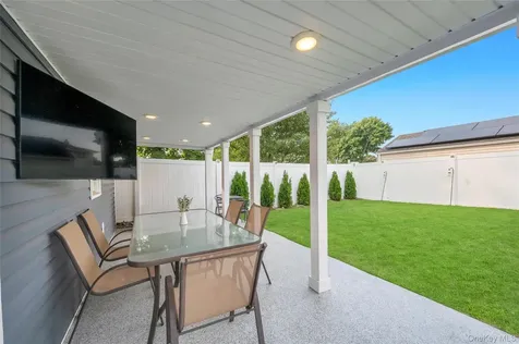 5 Sunset Avenue Farmingdale NY 11735