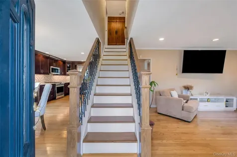 5 Sunset Avenue Farmingdale NY 11735