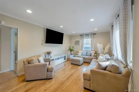5 Sunset Avenue Farmingdale NY 11735