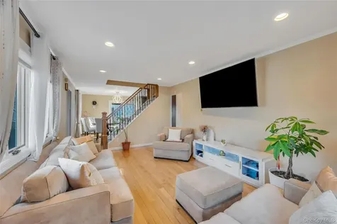 5 Sunset Avenue Farmingdale NY 11735