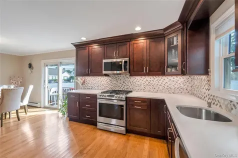 5 Sunset Avenue Farmingdale NY 11735