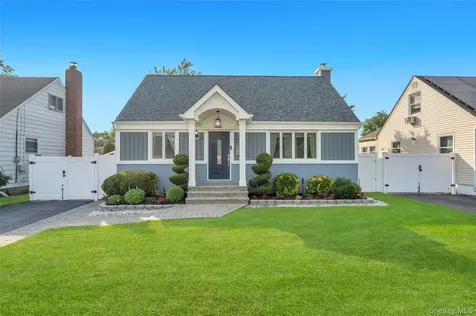 5 Sunset Avenue Farmingdale NY 11735