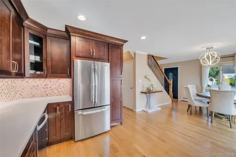 5 Sunset Avenue Farmingdale NY 11735