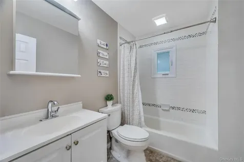 5 Sunset Avenue Farmingdale NY 11735