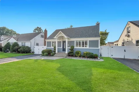 5 Sunset Avenue Farmingdale NY 11735