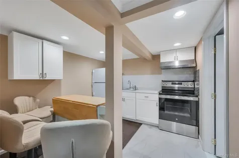 5 Sunset Avenue Farmingdale NY 11735