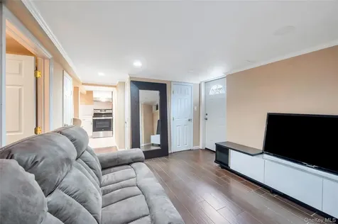 5 Sunset Avenue Farmingdale NY 11735