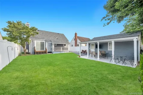 5 Sunset Avenue Farmingdale NY 11735
