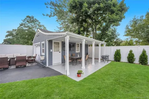 5 Sunset Avenue Farmingdale NY 11735