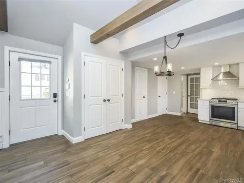 63 Elm Avenue Glen Cove NY 11542