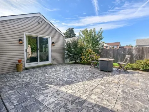 63 Elm Avenue Glen Cove NY 11542