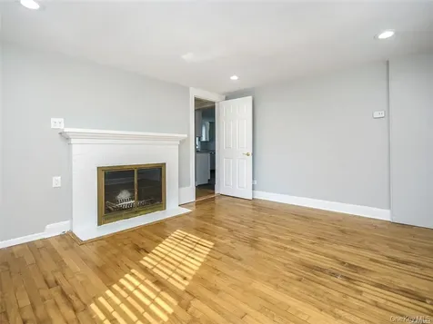 63 Elm Avenue Glen Cove NY 11542