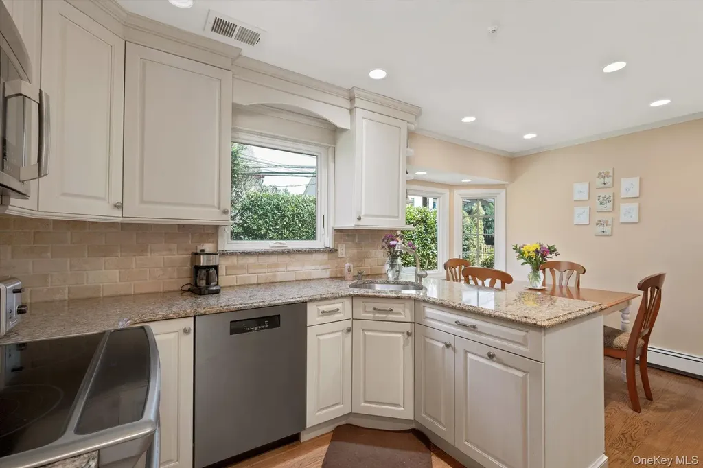 15 Huber Court Rockville Centre NY 11570