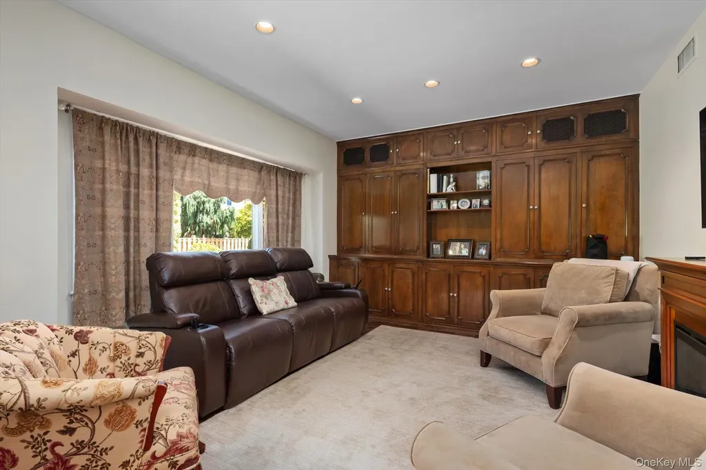 15 Huber Court Rockville Centre NY 11570