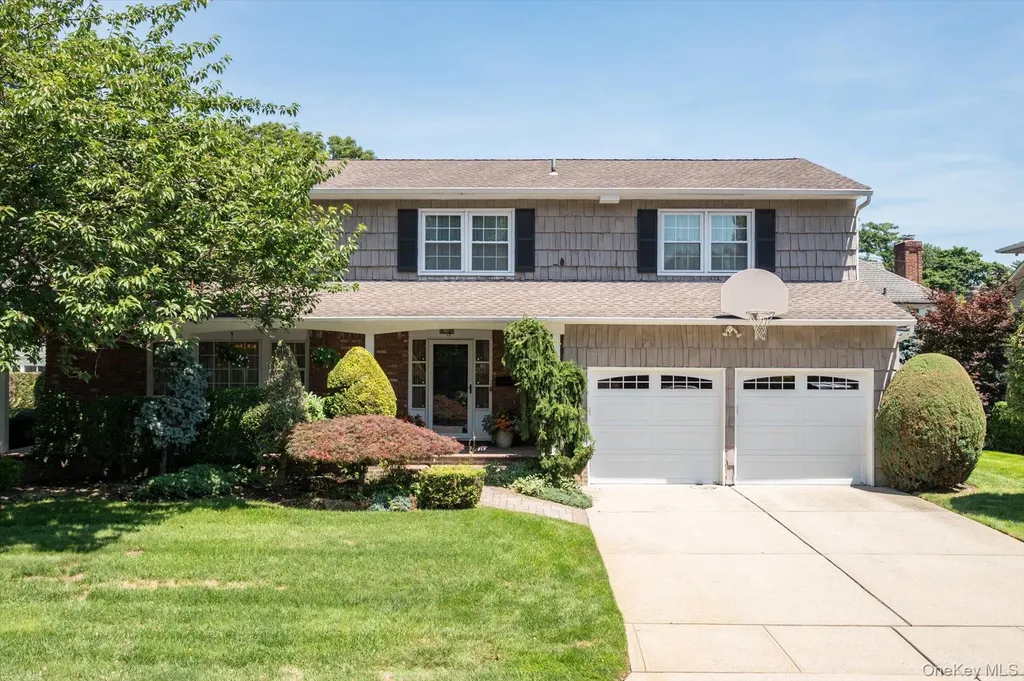 15 Huber Court Rockville Centre NY 11570