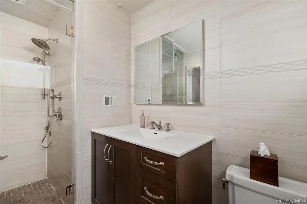 15 Huber Court Rockville Centre NY 11570