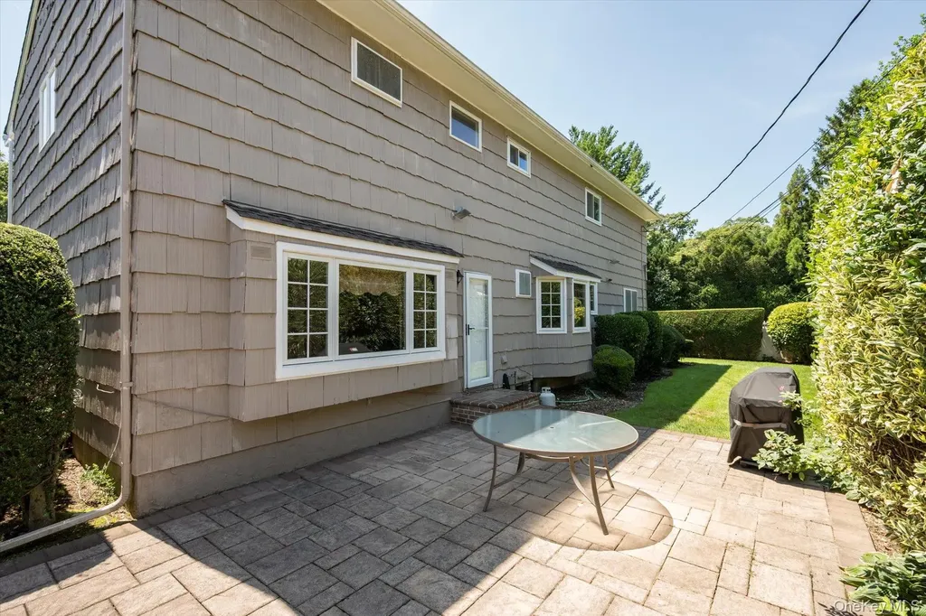 15 Huber Court Rockville Centre NY 11570
