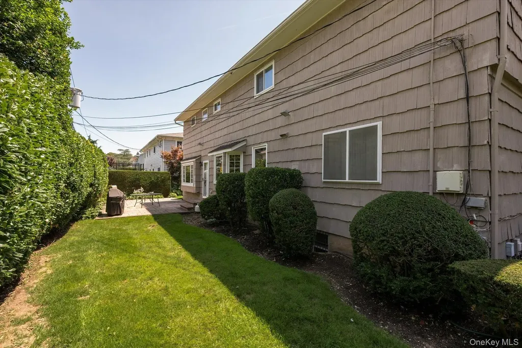 15 Huber Court Rockville Centre NY 11570