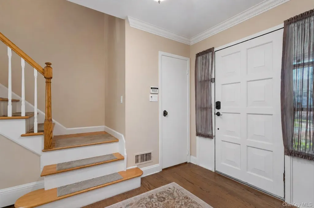 15 Huber Court Rockville Centre NY 11570