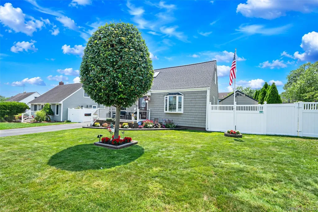 7 Farmedge Road Bethpage NY 11714