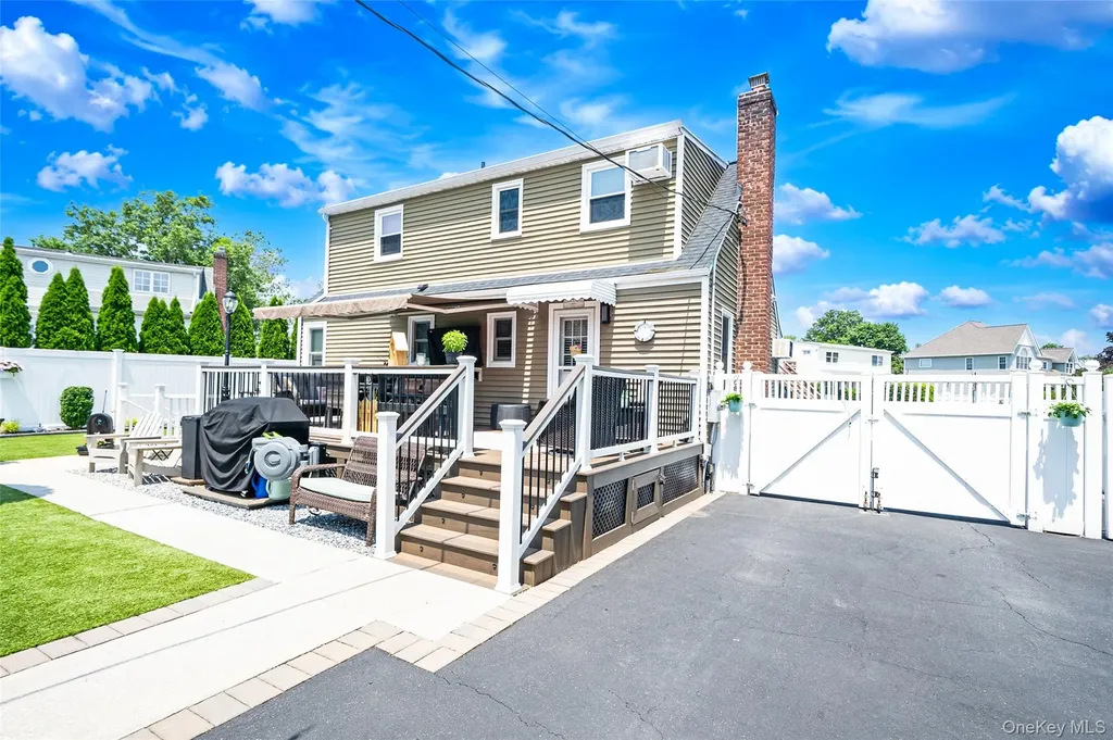 7 Farmedge Road Bethpage NY 11714