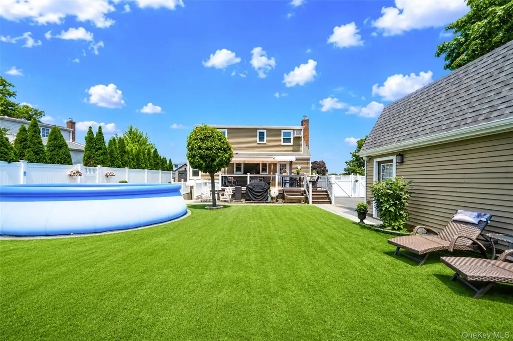 7 Farmedge Road Bethpage NY 11714