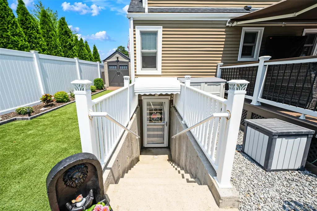 7 Farmedge Road Bethpage NY 11714