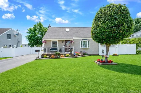 7 Farmedge Road Bethpage NY 11714