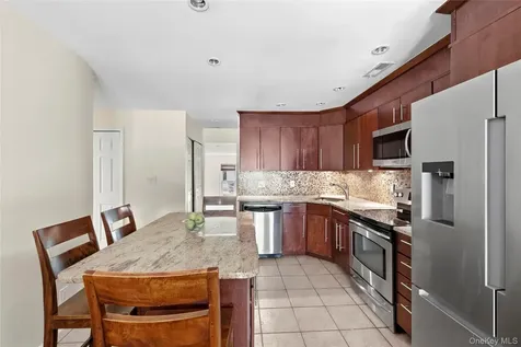 26 Jennings Lane Woodbury NY 11797