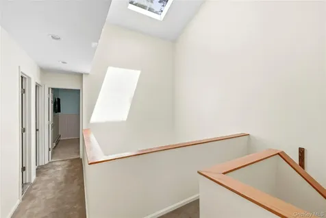26 Jennings Lane Woodbury NY 11797