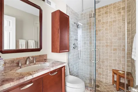 26 Jennings Lane Woodbury NY 11797