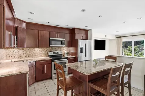 26 Jennings Lane Woodbury NY 11797