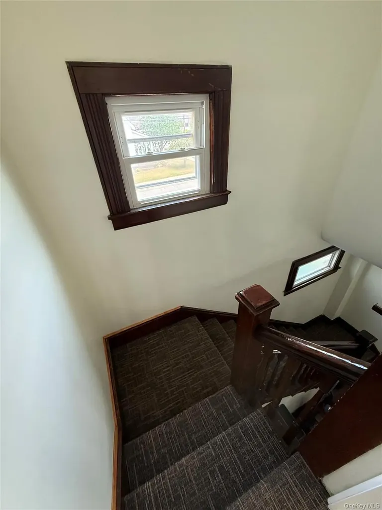 40 S Corona Avenue Valley Stream NY 11580