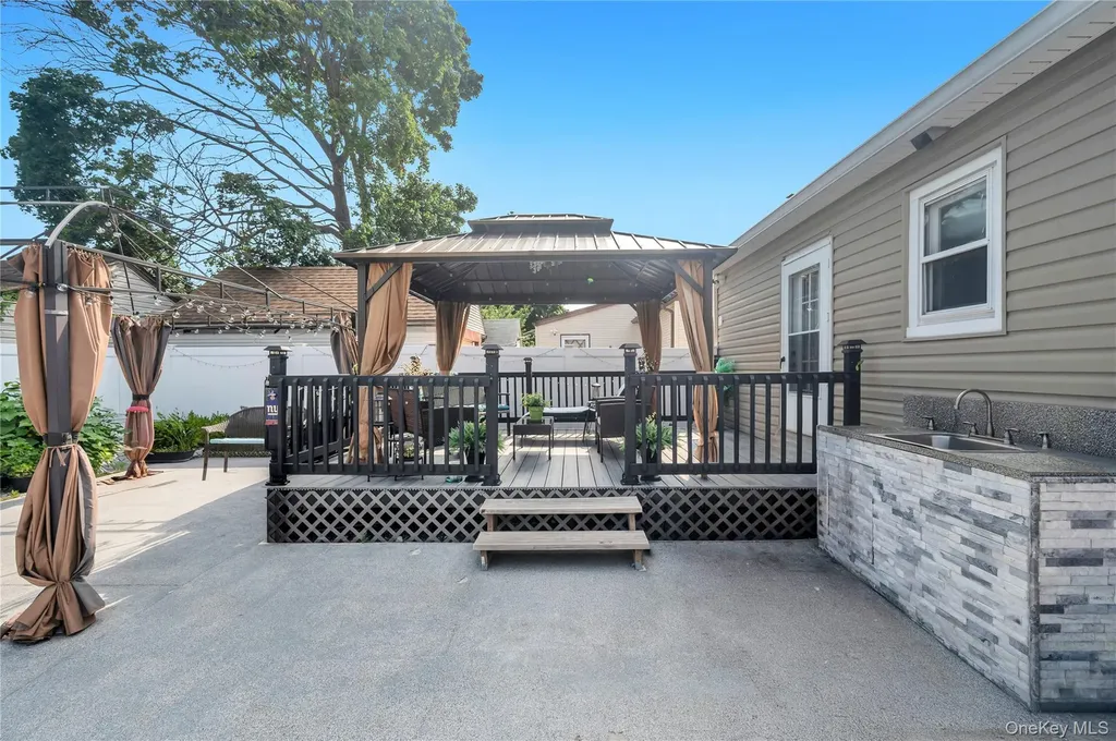 717 N William Street Baldwin NY 11510