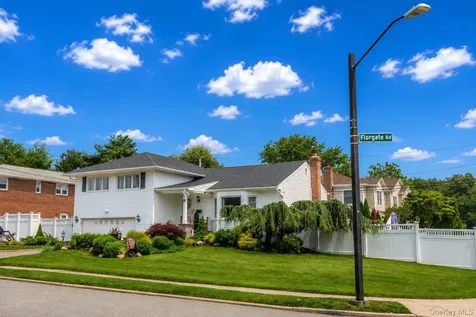 9 Florgate Road Farmingdale NY 11735