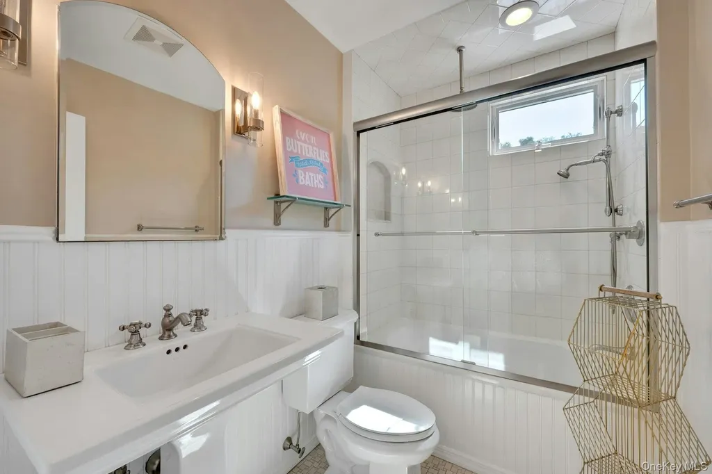 4 Lorraine Drive Eastchester NY 10709