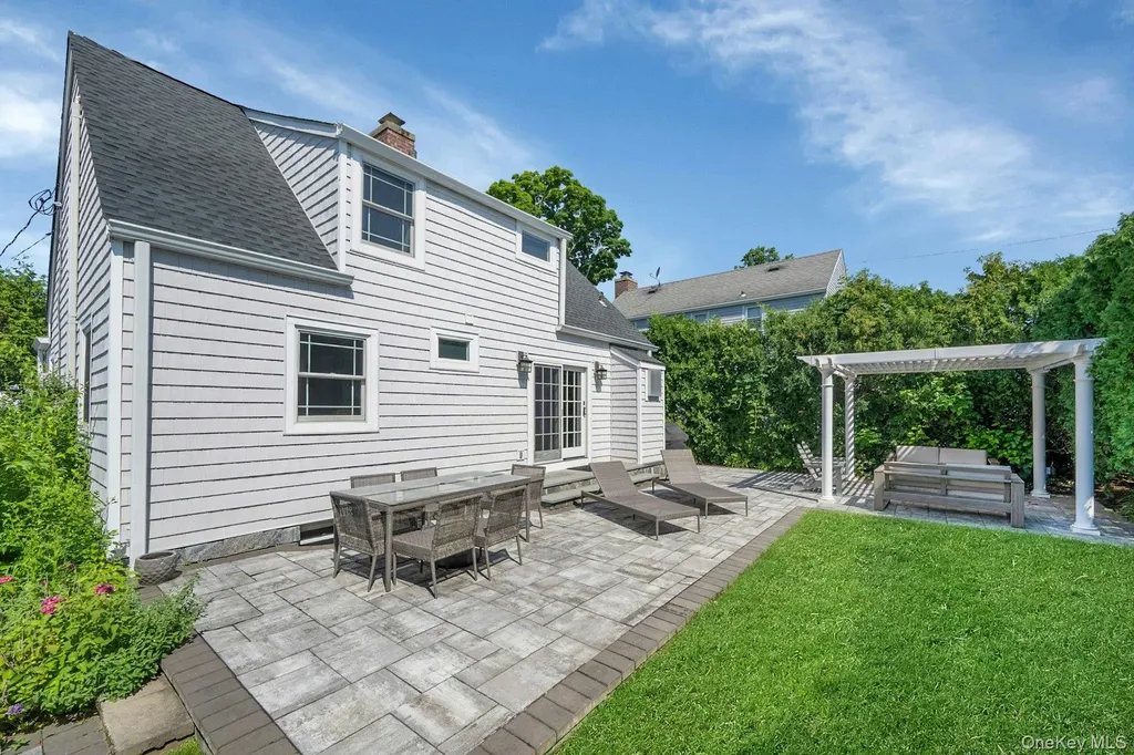 4 Lorraine Drive Eastchester NY 10709