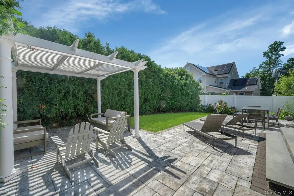 4 Lorraine Drive Eastchester NY 10709
