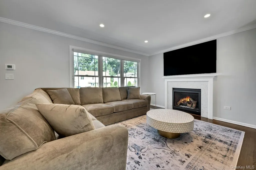 4 Lorraine Drive Eastchester NY 10709