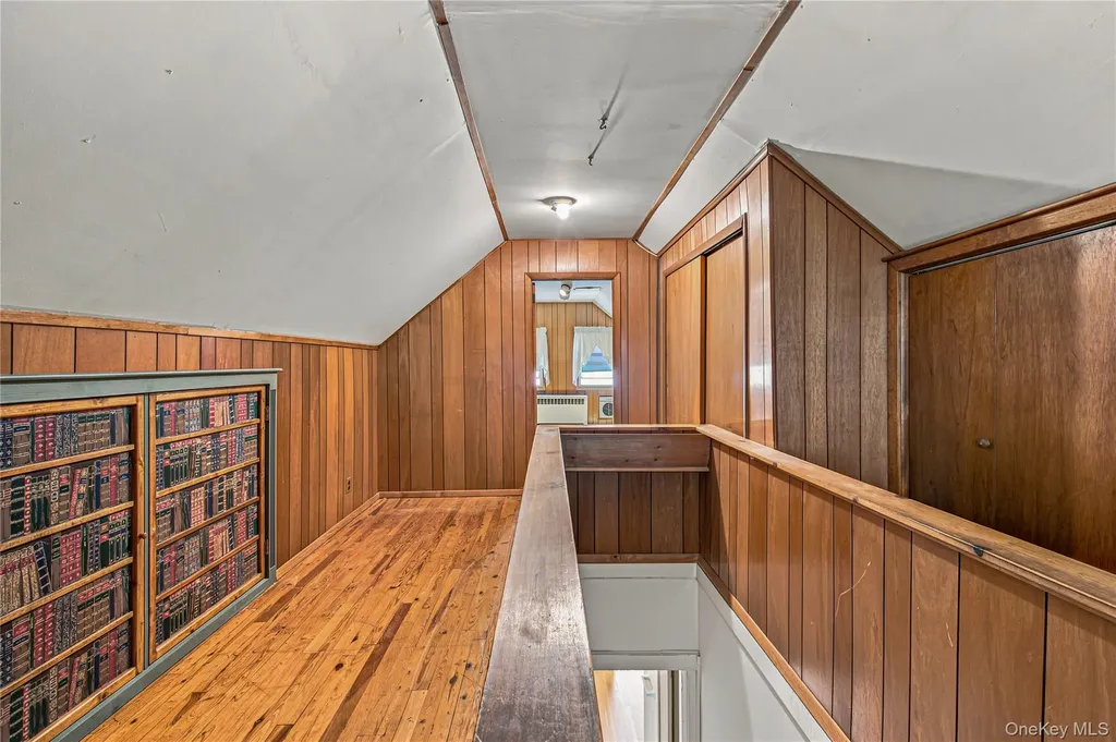 163 Laurel Drive New Hyde Park NY 11040
