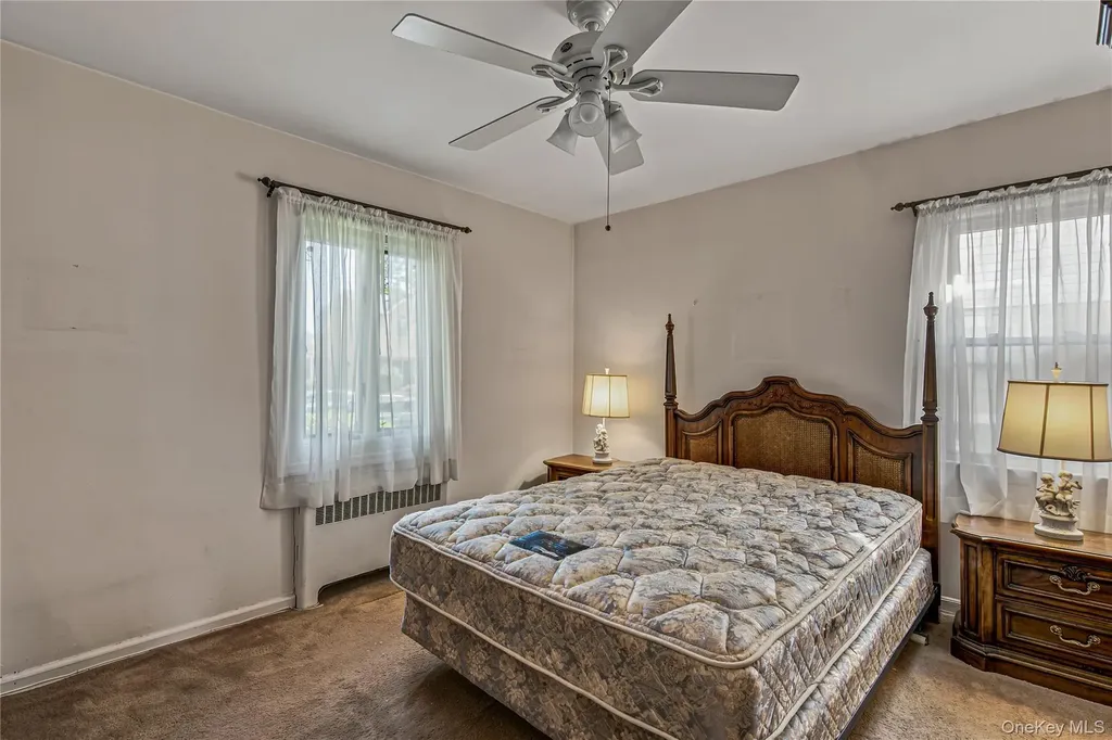 163 Laurel Drive New Hyde Park NY 11040