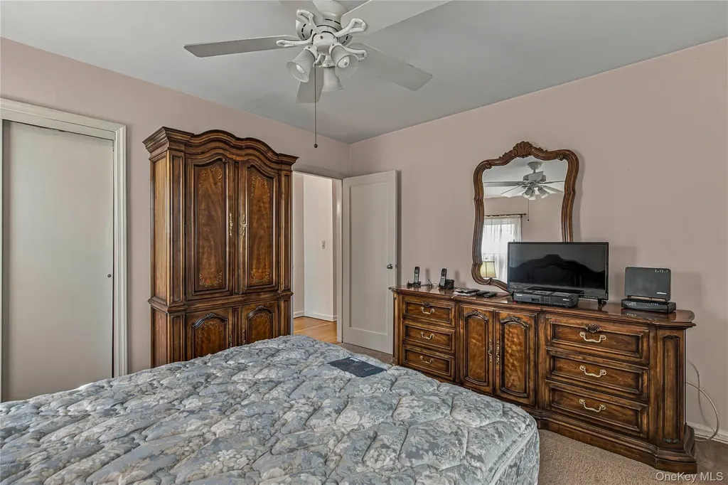 163 Laurel Drive New Hyde Park NY 11040