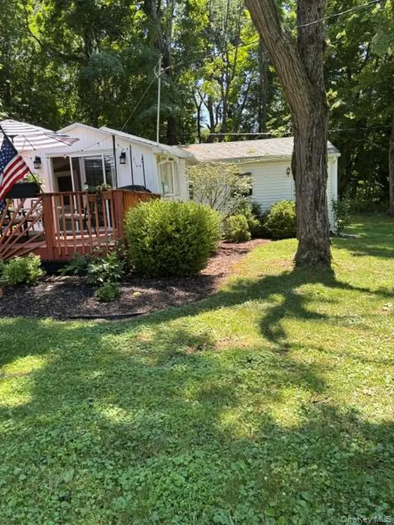 22 Gardenia Circle Hopewell Junction NY 12533