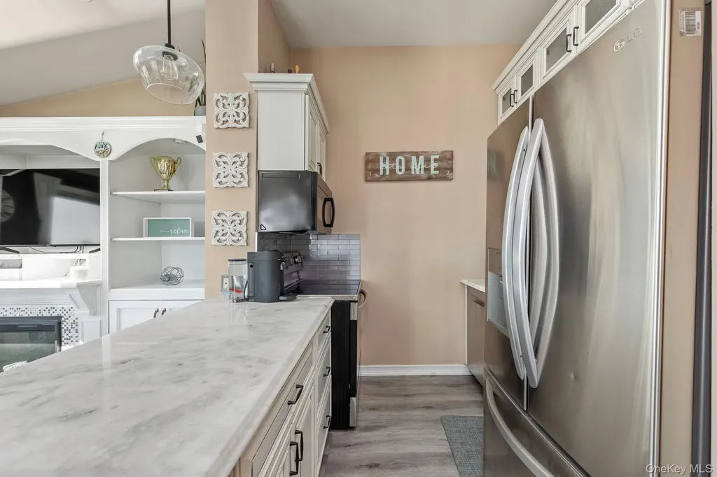 1 Anchorage Way Freeport NY 11520